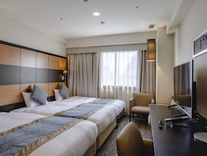 Premium bedding, down duvets, desk, blackout curtains - Hotel Wing International Premium Tokyo Yotsuya (Tokyo)