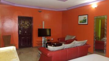 Executive Room | Premium bedding, in-room safe, desk, free WiFi