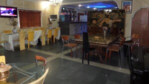 بار (في المنشاة)