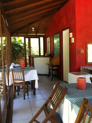 Outdoor dining