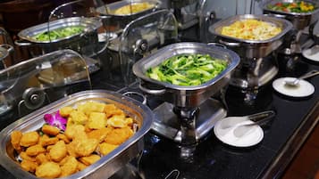 Daily buffet breakfast (TWD 240 per person)
