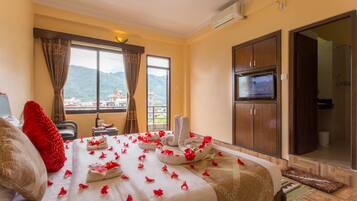 In-room safe, desk, free WiFi, bed sheets