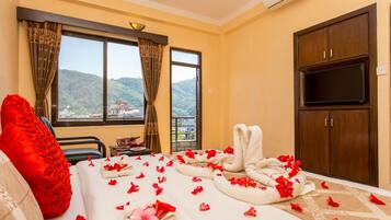 In-room safe, desk, free WiFi, bed sheets