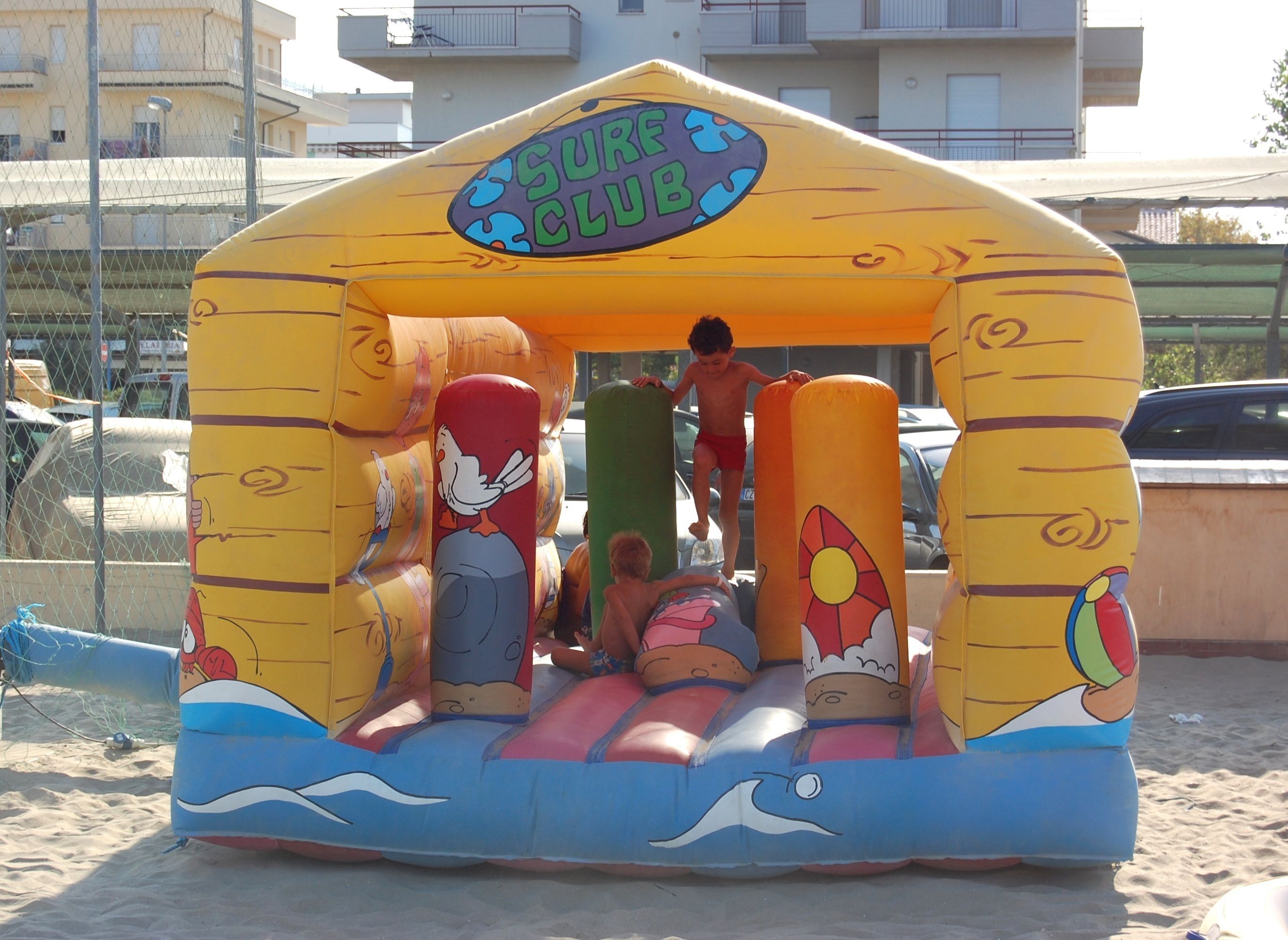 Children’s play area – outdoor