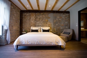 Luxury Double Room | In-room safe, free WiFi, bed sheets