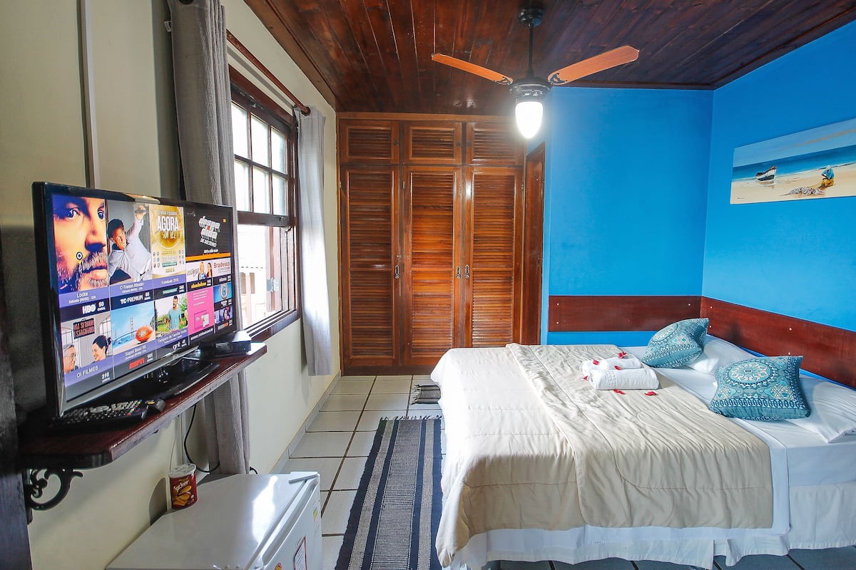 Blackout drapes, iron/ironing board, free WiFi, bed sheets