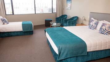 Spacious Spa Studio | In-room safe, desk, blackout drapes, soundproofing