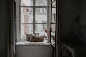 Standaard kamer, 1 tweepersoonsbed | Een kluis op de kamer, individueel gedecoreerd, individueel gemeubileerd