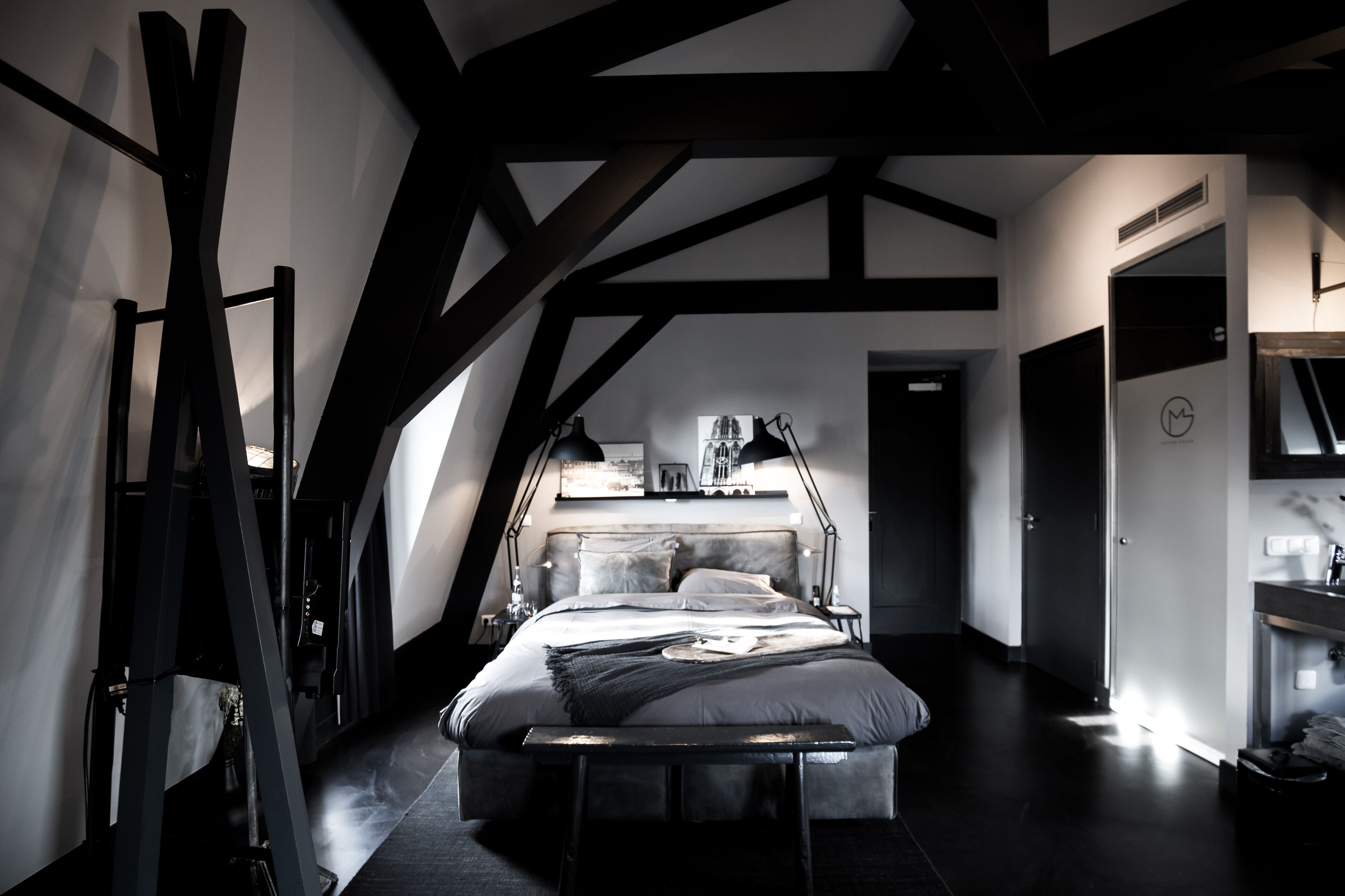 ห้องสวีท, เตียงคิงไซส์ 1 เตียง | ตู้นิรภัยในห้องพัก, ห้องพักตกแต่งอย่างมีเอกลักษณ์, ตกแต่งพิเศษโดยเฉพาะ