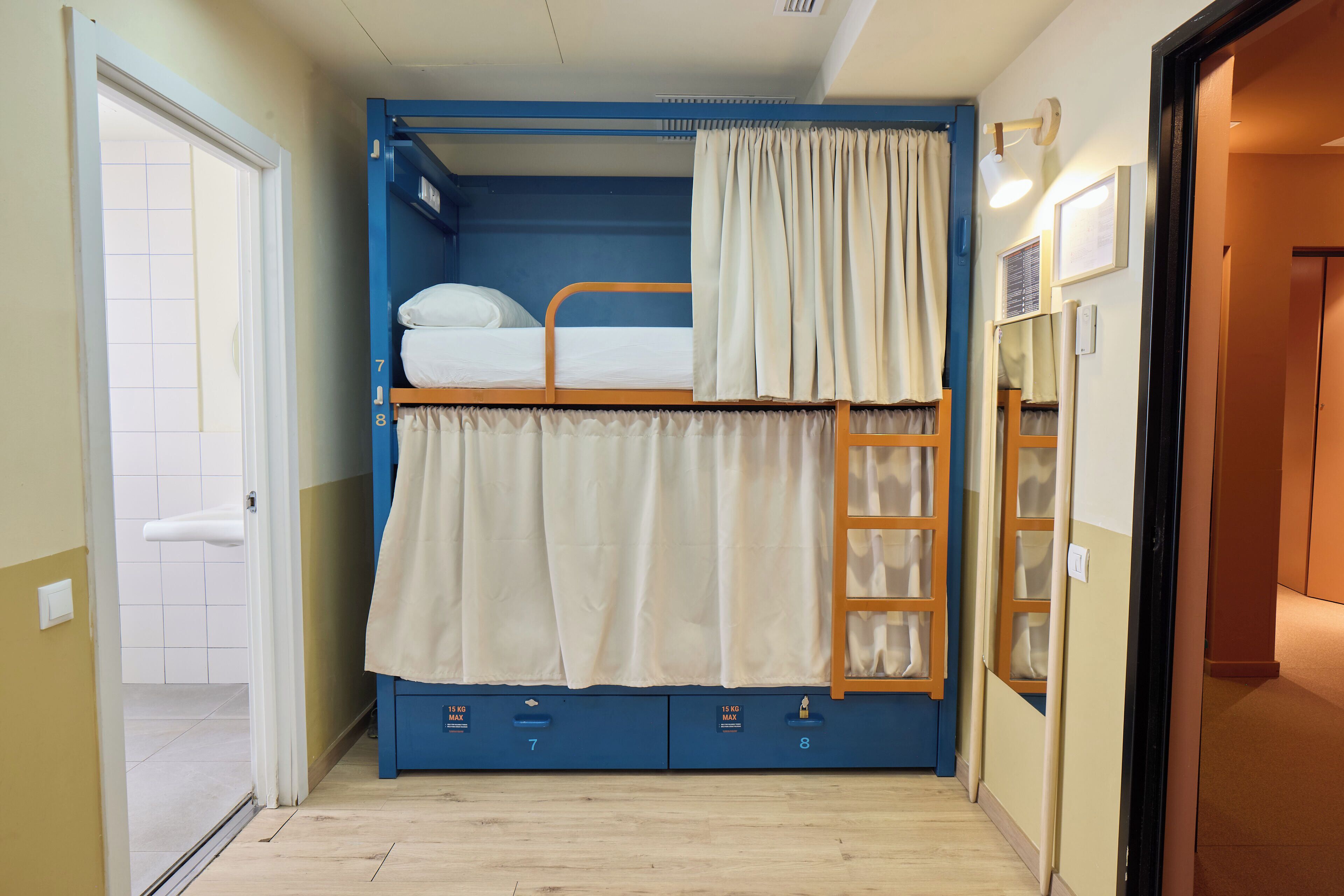 20 bedrooms, hypo-allergenic bedding, blackout curtains, free WiFi