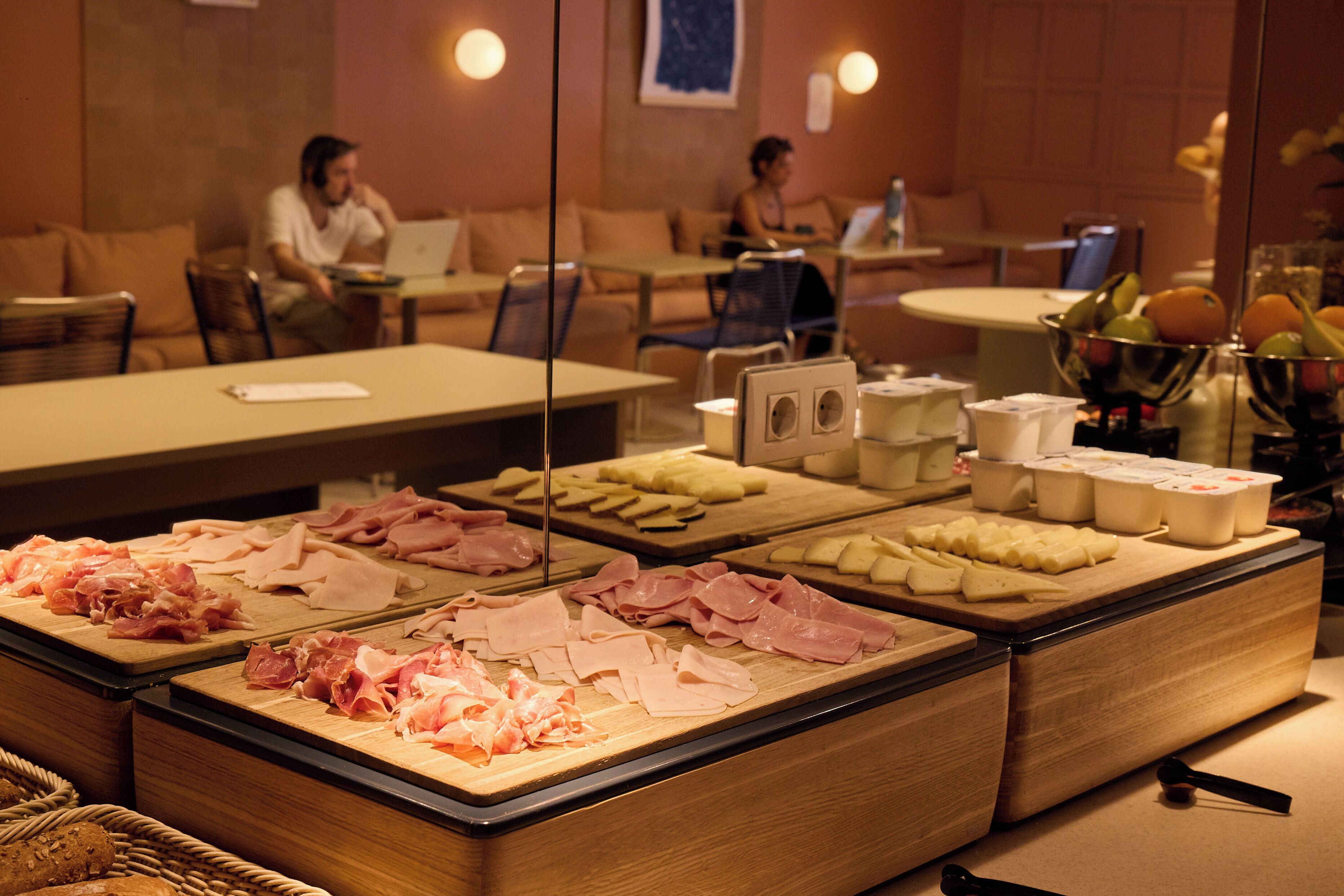 Photo - Latroupe Poblenou Beach