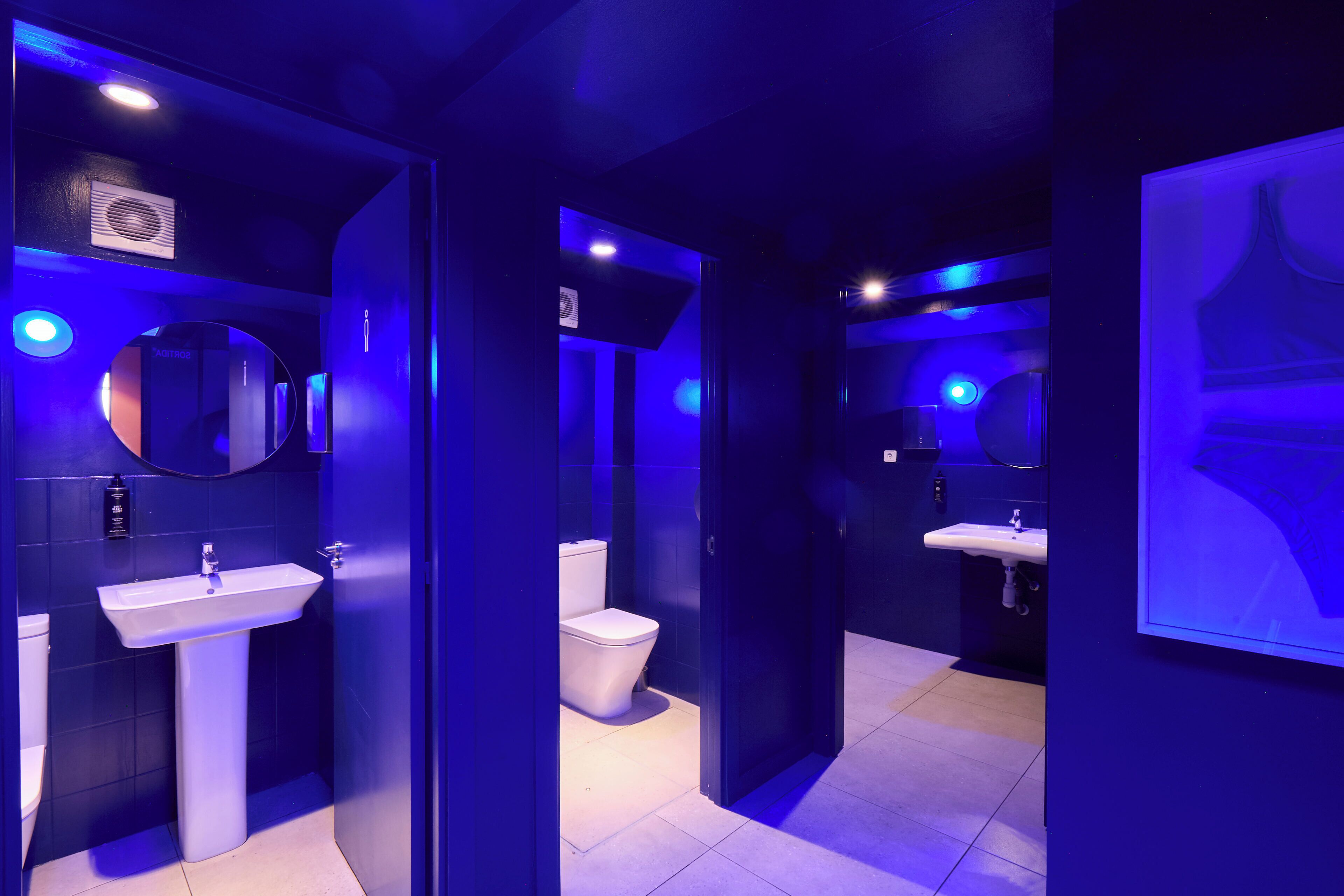 Photo - Latroupe Poblenou Beach