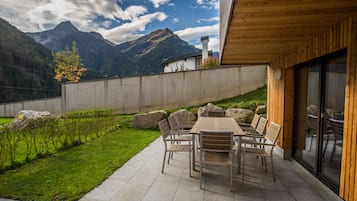 Deluxe appartement, 3 slaapkamers | Terras