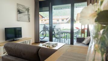 Appartement, 2 slaapkamers, keuken | Woonruimte | Lcd-televisie en een dvd-speler