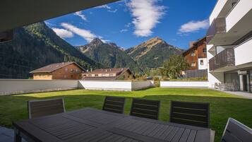 Appartement, 3 chambres, 2 salles de bains (2 queen beds, 1 bunk bed, 1 sofa bed) | Balcon