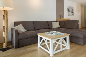 Apartment, 2 Bedrooms, Kitchen | Living area