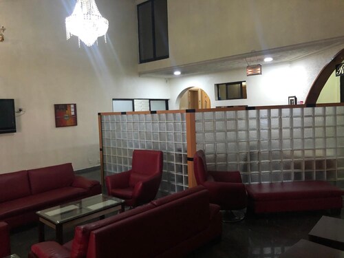 Solitude Hotel Yaba