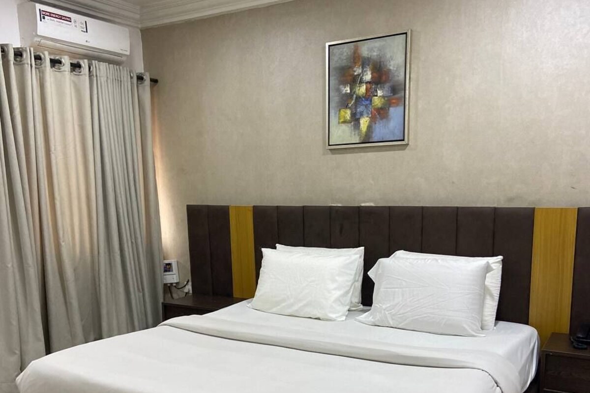 Royal Room | In-room safe, free WiFi