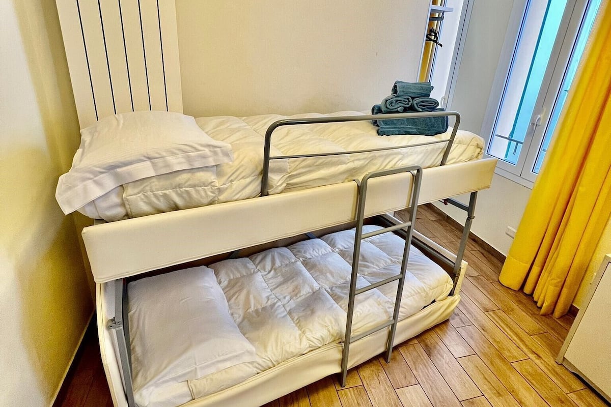 Individually furnished, free WiFi, bed sheets