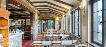 Lodge @ The Whitehouse Inn