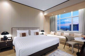 Premier Corner | 高档床上用品、迷你吧、客房内保险箱、办公桌