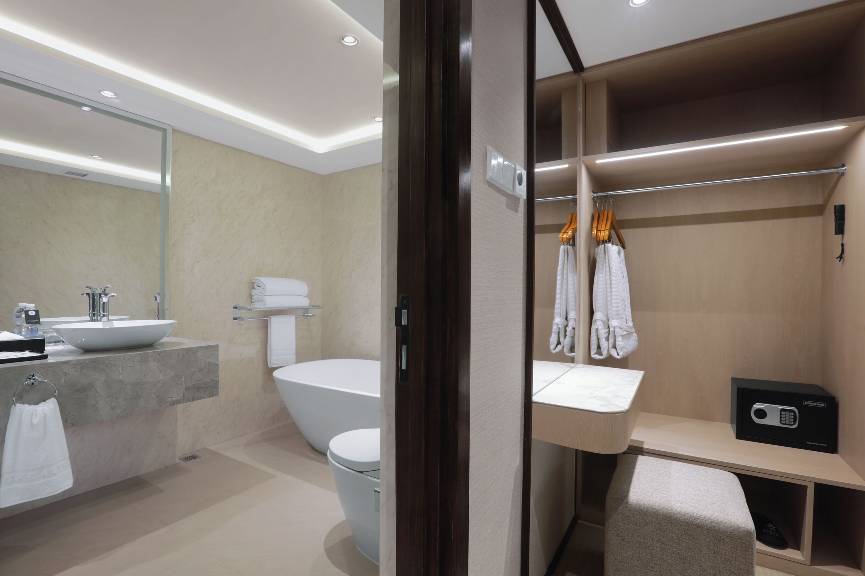 junior suite new | bathroom | free toiletries, hair dryer, slippers, bidet