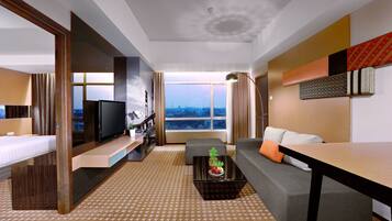 Junior Suite | Premium bedding, minibar, in-room safe, desk