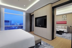 Junior Suite New | Hochwertige Bettwaren, Minibar, Zimmersafe, Schreibtisch