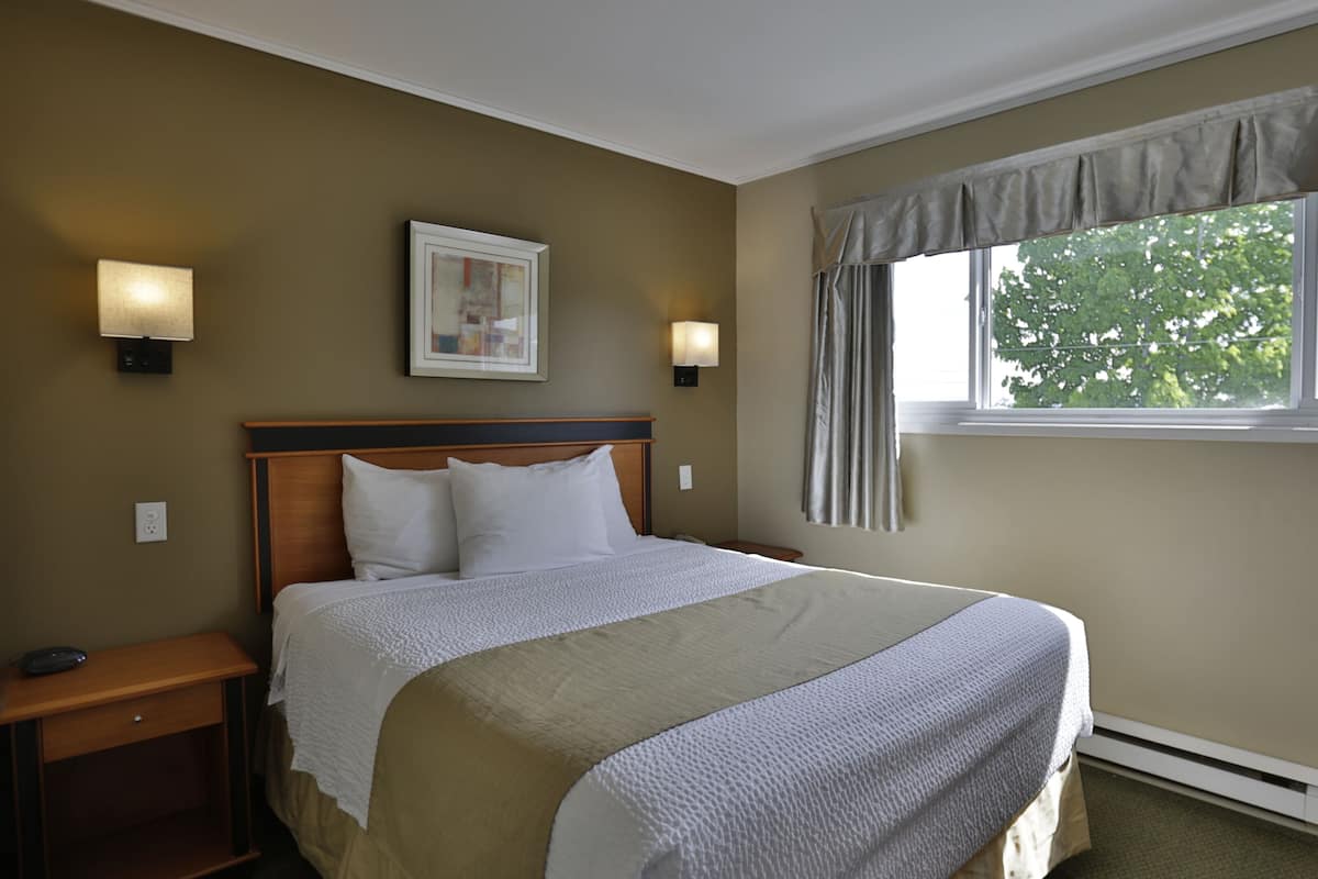 2 bedrooms, in-room safe, desk, free WiFi