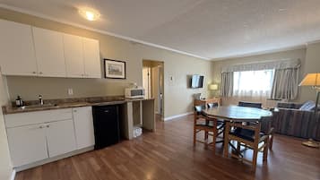 Family Suite, 2 Bedrooms | In-room safe, desk, free WiFi, bed sheets