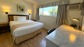 Standard Suite, 1 Bedroom | In-room safe, desk, free WiFi, bed sheets - Diplomat Motel (Nanaimo)