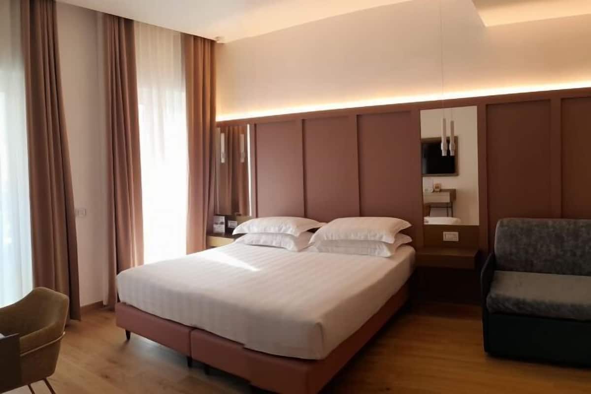 1 bedroom, premium bedding, down duvets, memory-foam beds