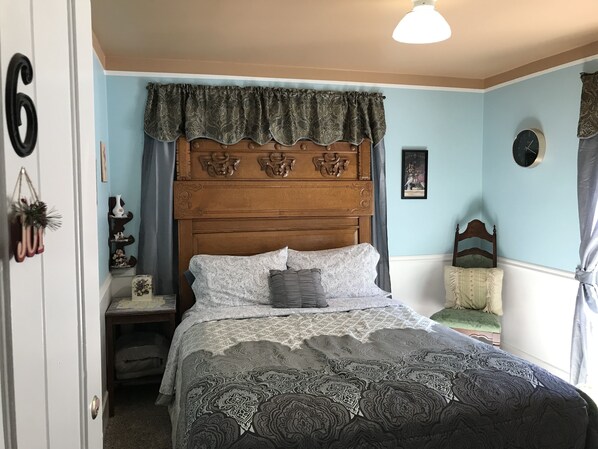 Classic Double Room, Mountain View (Adults Only) | Premium bedding, individually decorated, individually furnished - Historic Windsor Hotel (Silver Plume)
