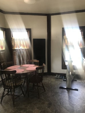 Cabin | Living area