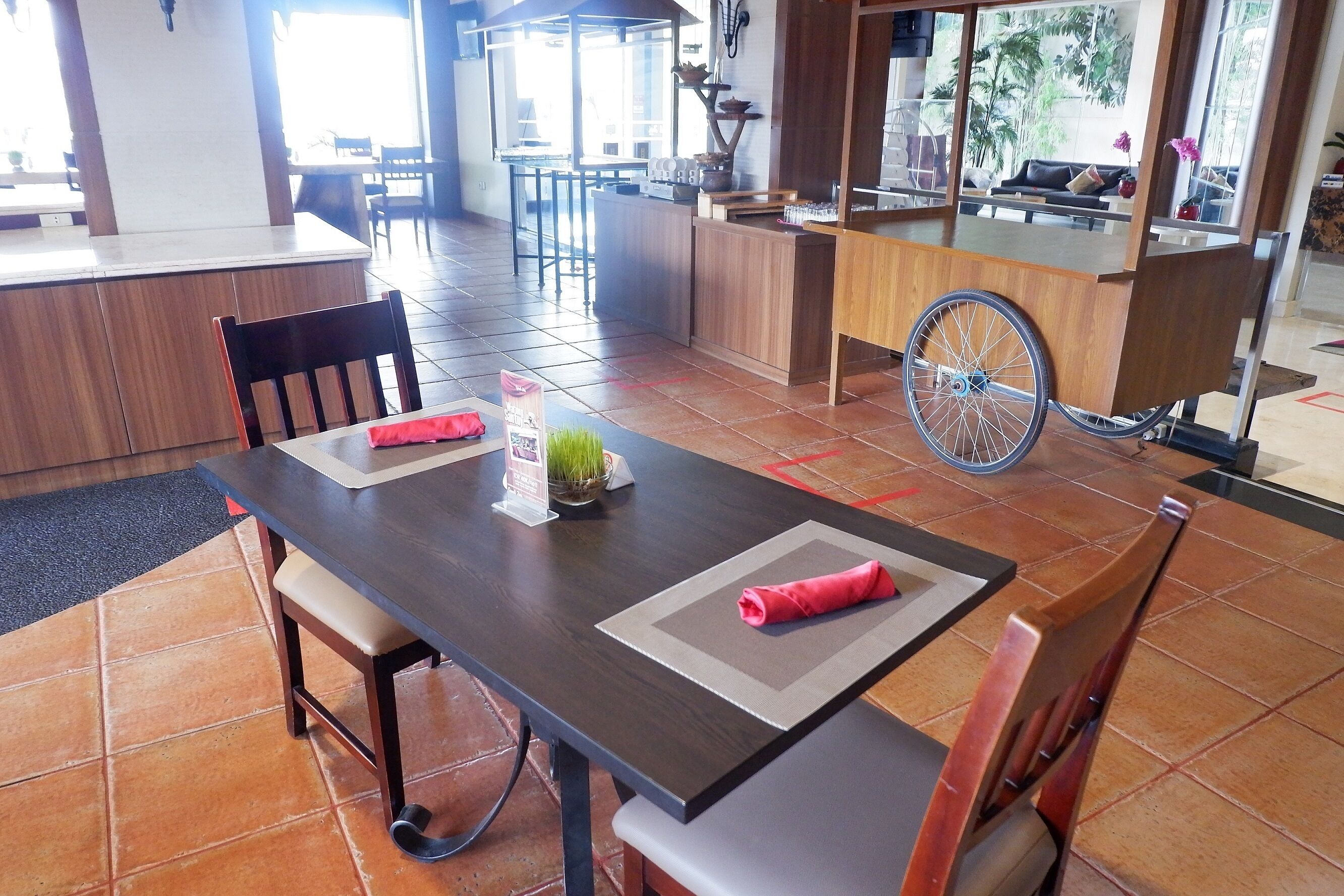 每日供應吃到飽早餐 (每人 IDR125000)