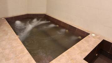 Sauna, body treatments, aromatherapy, reflexology