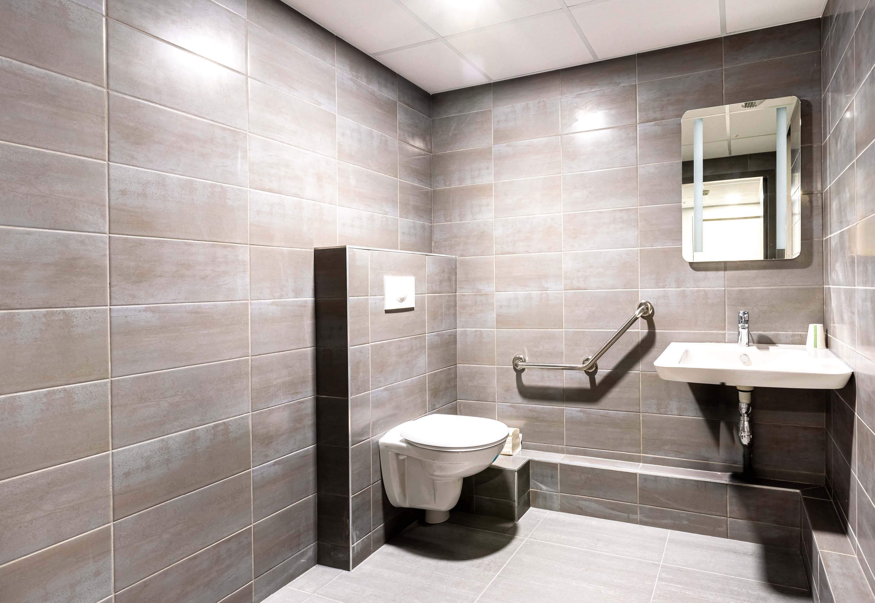 double room, mobility accessible | bathroom | shower, free toiletries, hair dryer, towels