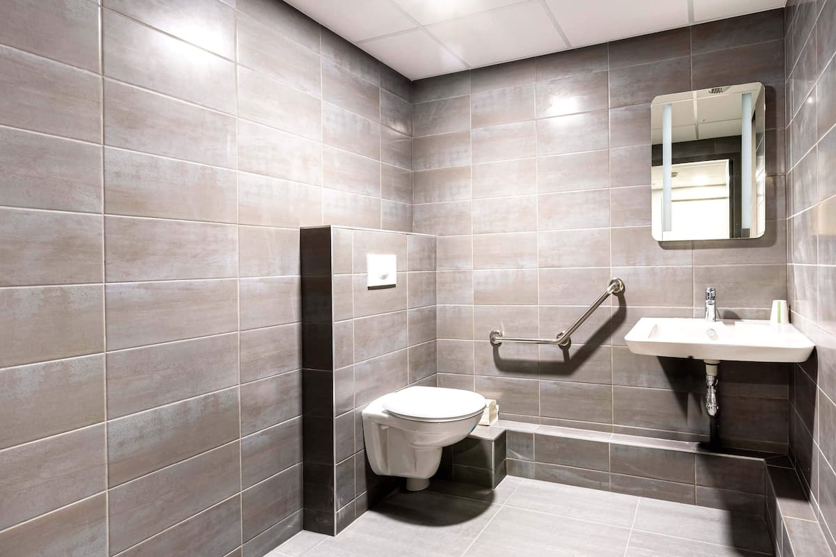 double room, mobility accessible | bathroom | shower, free toiletries, hair dryer, towels