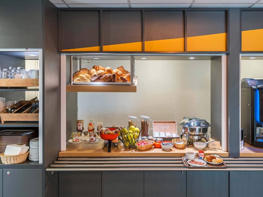 Daily buffet breakfast for a fee