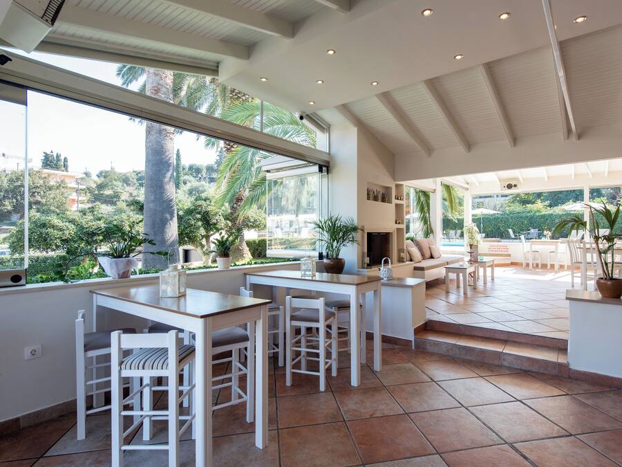 Café da manhã, almoço e jantar; culinária grega