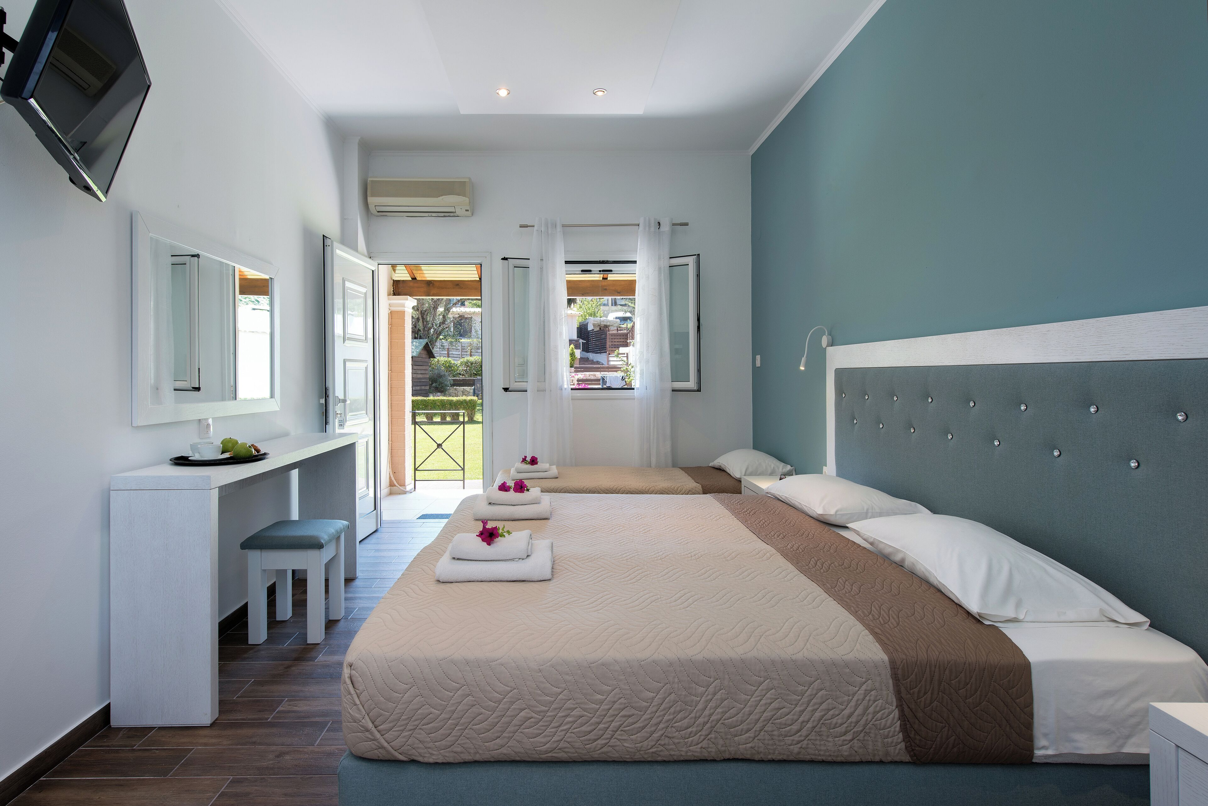 deluxe triple room | desk, blackout curtains, soundproofing, free wifi