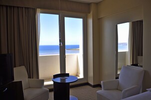 Minibar, in-room safe, individually decorated, desk