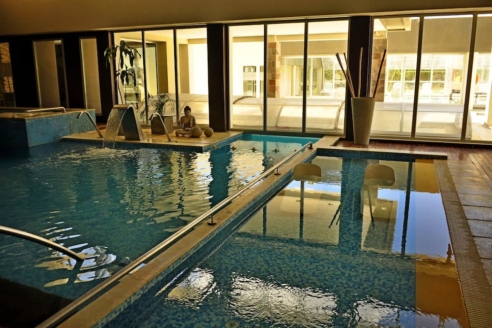 Rayentray Grand Hotel