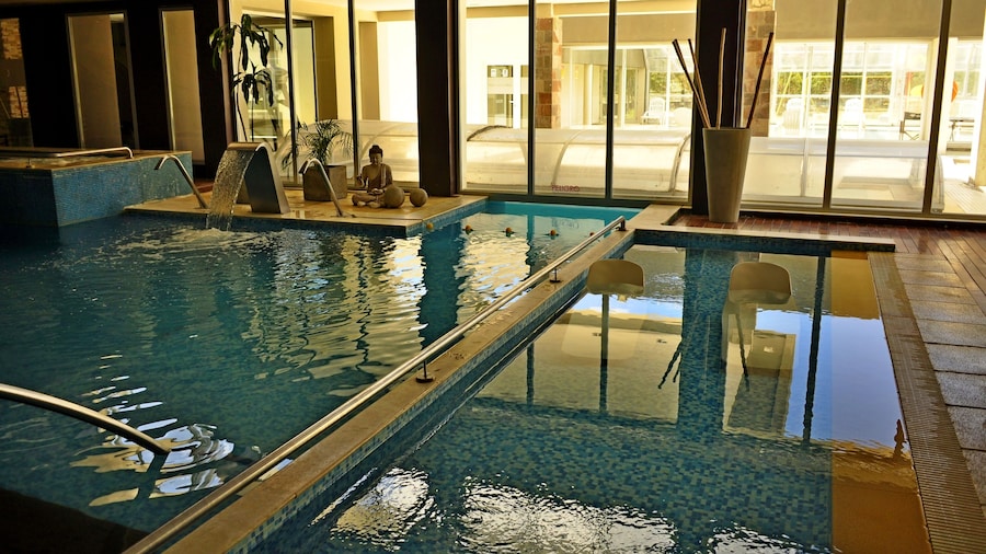 Rayentray Grand Hotel