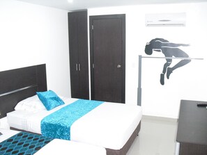 Single Room | 1 bedroom, Egyptian cotton sheets, premium bedding, down comforters