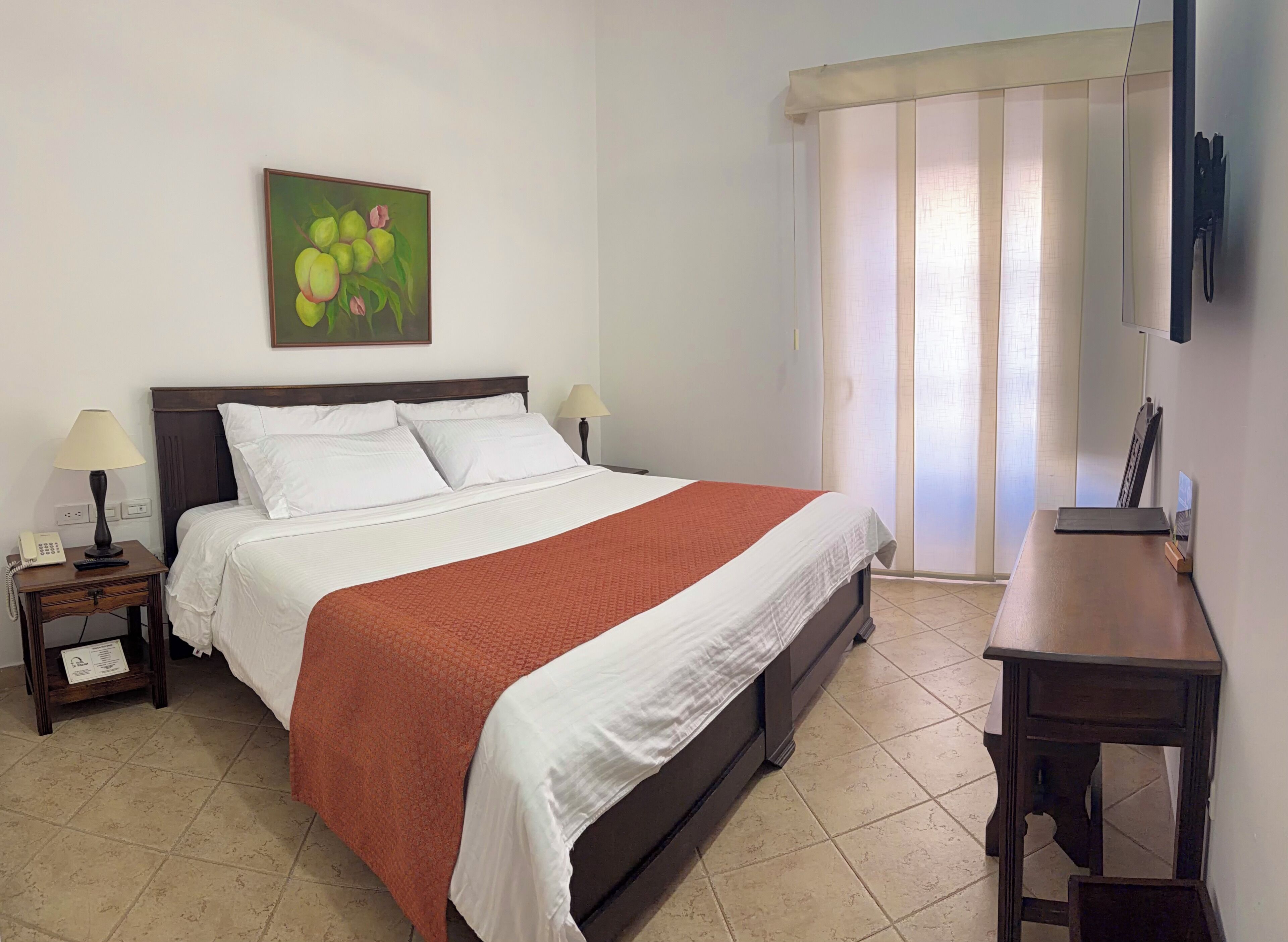 Habitación con cama King | Egyptian cotton sheets, premium bedding, down comforters, in-room safe