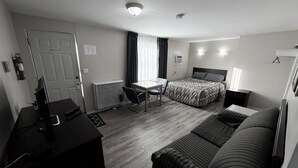 Studio with Sofa Bed and Kitchen - Guest Inn (Quinte West)