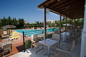 季节性开放的室外游泳池