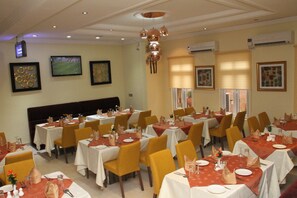 Breakfast, lunch, dinner served; international cuisine  - Palazzo Dumont Hotel (Lekki)