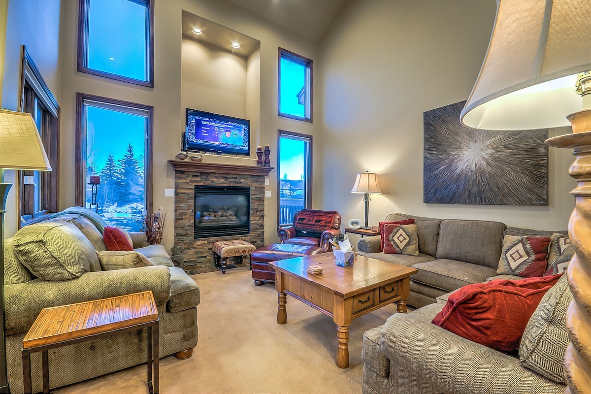 Bear Club Chalet | Free WiFi